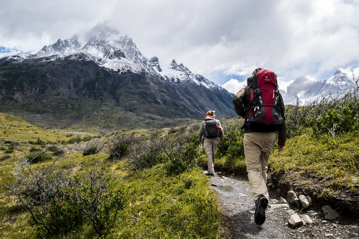 Randonnée, trail et ski dans les Pyrénées : prévenir les douleurs liées à la pratique